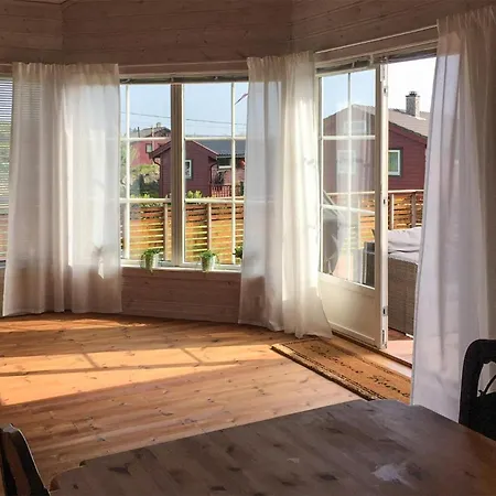 Awesome In With House Sea View بيت للعطل Bovagen