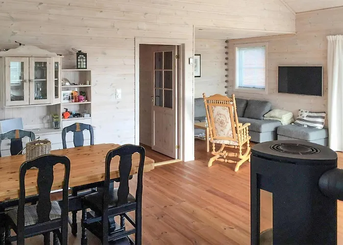 3 Bedroom Stunning In Hébergement de vacances Bovagen